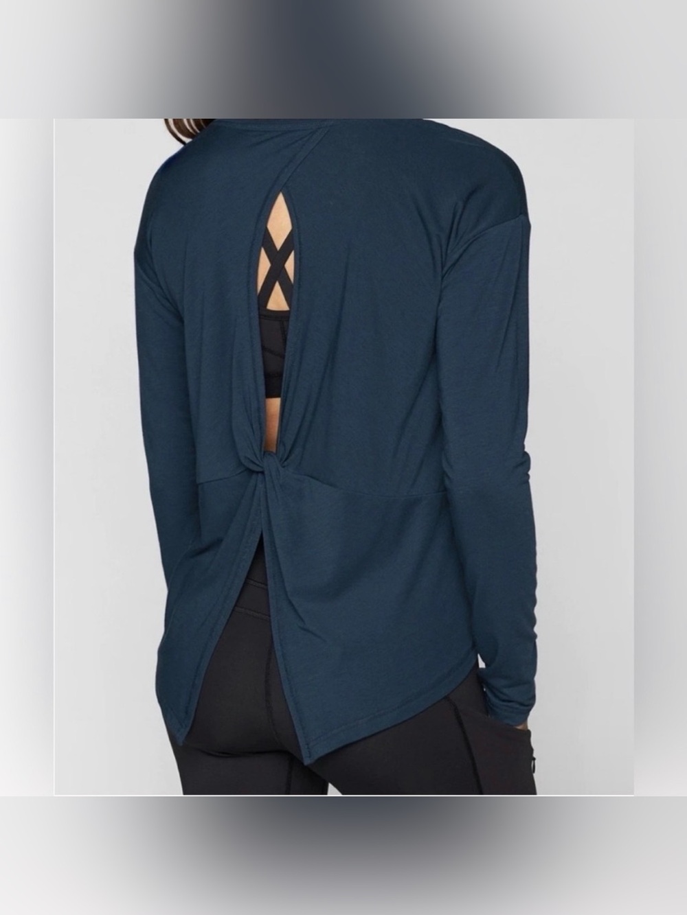 Women’s Athleta Navy Blue Essence Twist Long Sleeve Top Medium